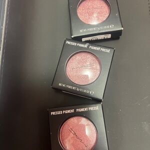 MAC Cosmetics Pressed Pigment Sweet Acting Shimmer